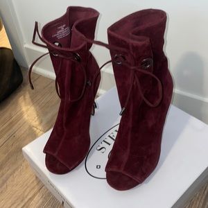 Steve Madden shade 5 inch heels - never worn - burgundy